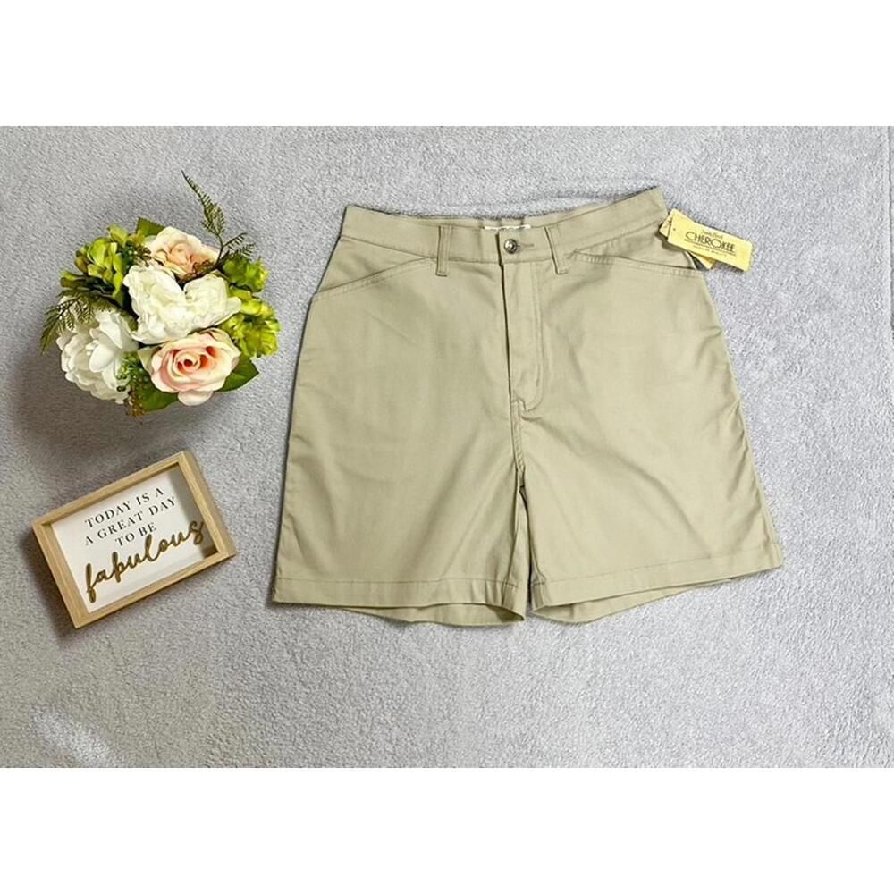 NWT Cherokee stretch women's tan shorts. Size 12